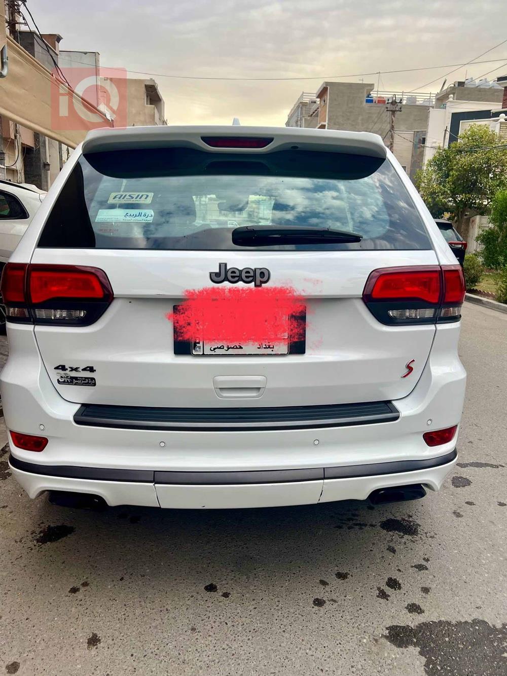 جیپ گراند شیرۆکی
